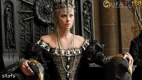 SNOW WHITE AND THE HUNTSMAN